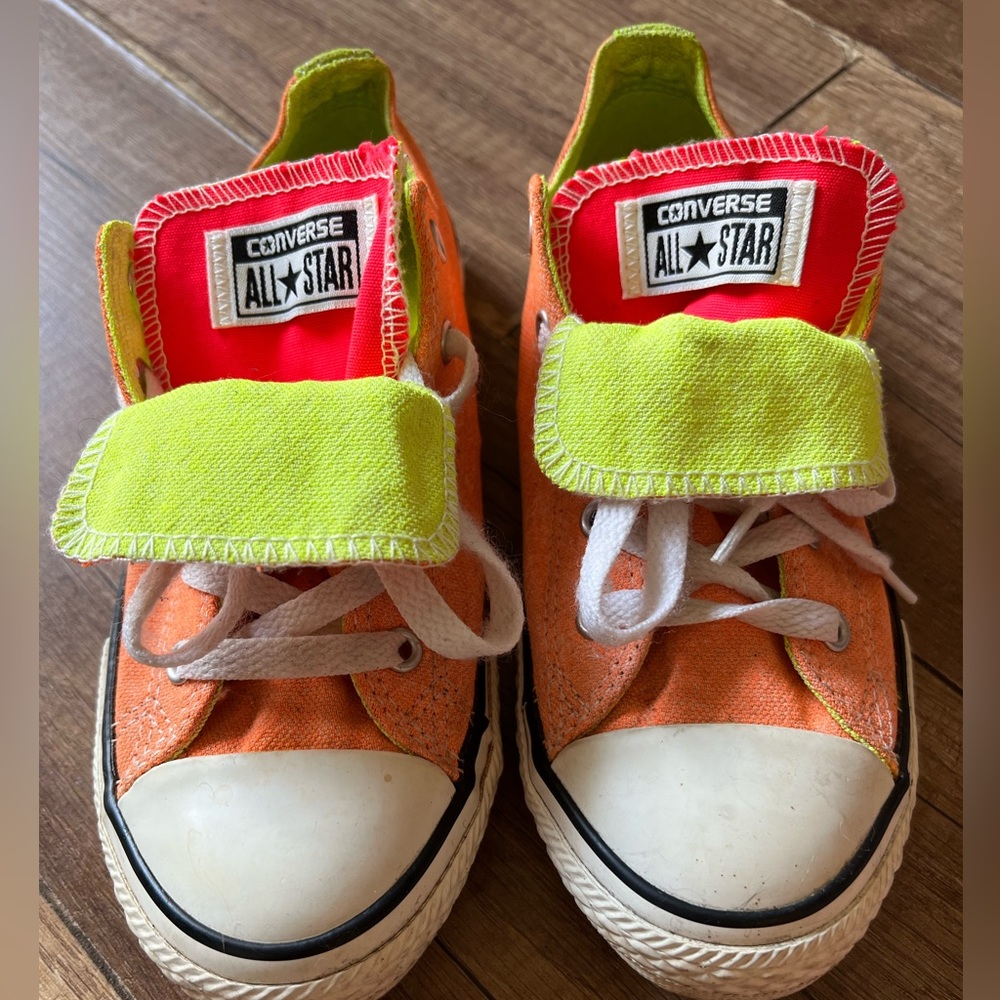 EUC coral Converse women’s size 4.5, youth 3